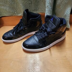 Jordan 1's Black High-Top Sneakers with Classic Design